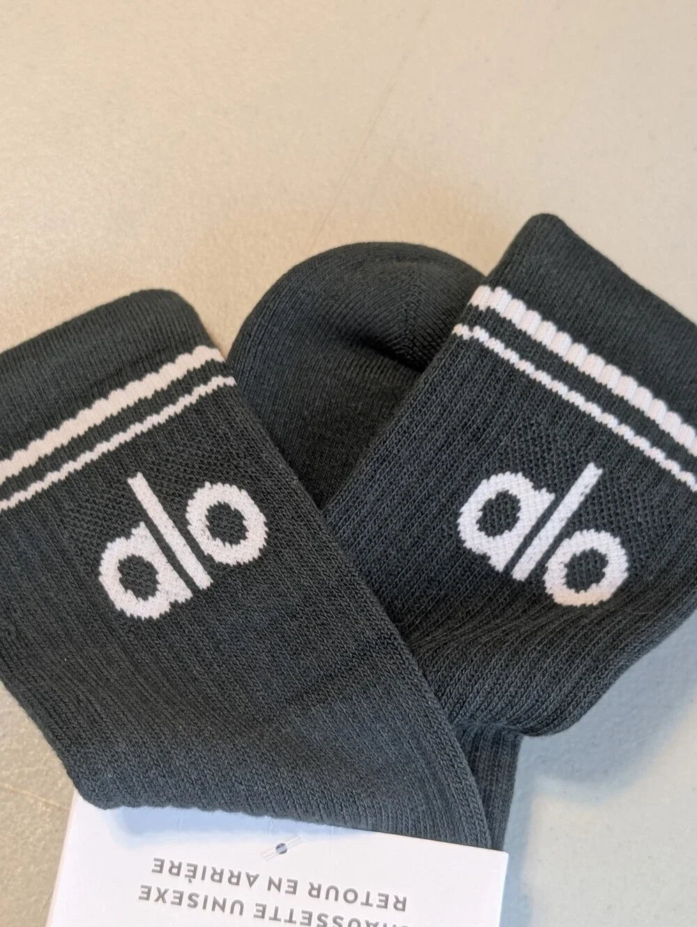 New alo yoga green socks, medium